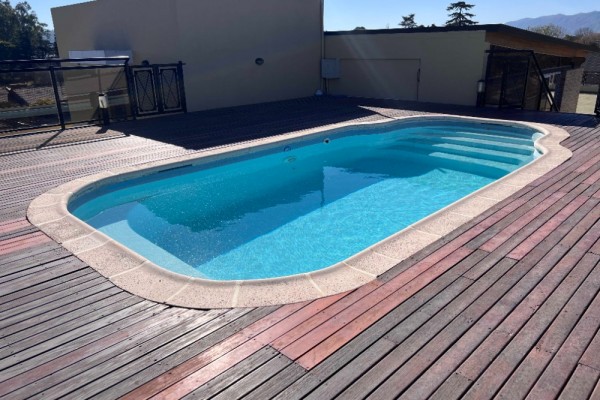 DEPARTAMENTO PARA 4 PERSONAS CON PILETA, COCHERA, QUINCHO A METROS DEL LAGO SAN ROQUE