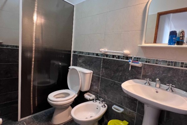 DEPARTAMENTO PARA 4 PERSONAS CON PILETA, COCHERA, QUINCHO A METROS DEL LAGO SAN ROQUE