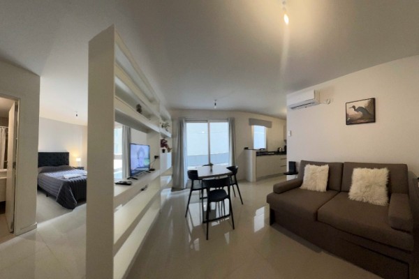 DEPARTAMENTO DE CATGORIA EN TORRE OPERA. CENTRICO. CON PISCINA, QUICHO, GIMNASIO, COCHERA