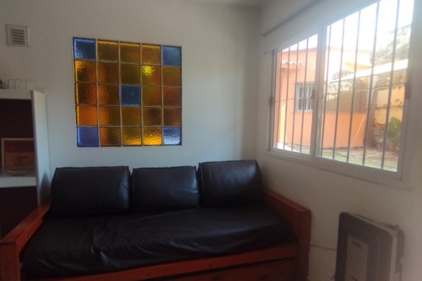 CABAÑA 5: 1 DORMITORIO CON COCHERA Y PARRILLA