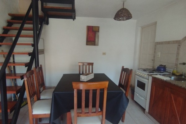 CABAÑA 5: 1 DORMITORIO CON COCHERA Y PARRILLA