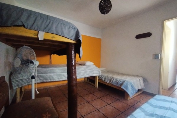 CABAÑA 7: 2 DORMITORIOS