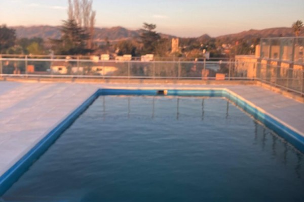 HERMOSO DEPARTAMENTO CON PILETA A METROS DEL LAGO