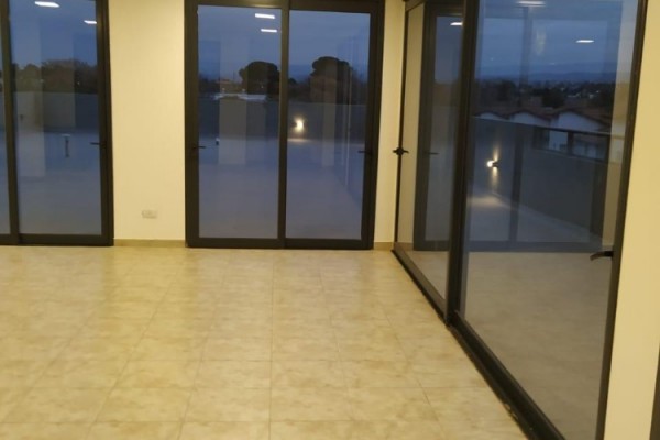 HERMOSO DEPARTAMENTO CON PILETA A METROS DEL LAGO