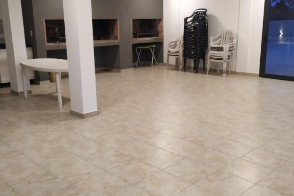 HERMOSO DEPARTAMENTO CON PILETA A METROS DEL LAGO