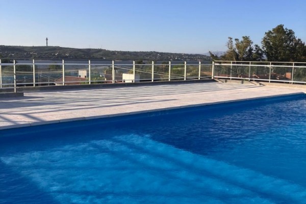 HERMOSO DEPARTAMENTO CON PILETA A METROS DEL LAGO