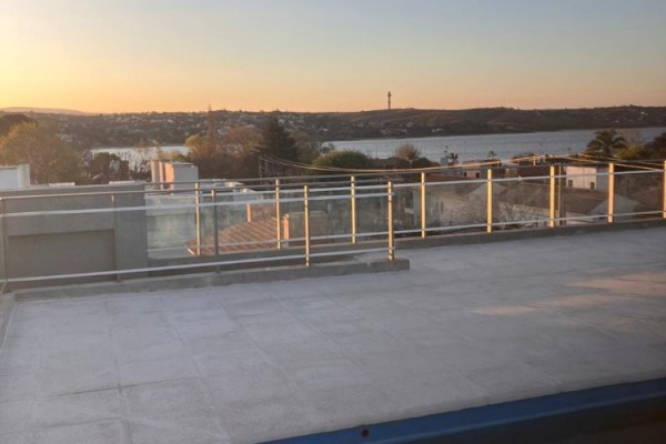 HERMOSO DEPARTAMENTO CON PILETA A METROS DEL LAGO