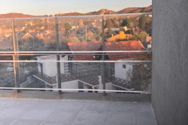 HERMOSO DEPARTAMENTO CON PILETA A METROS DEL LAGO