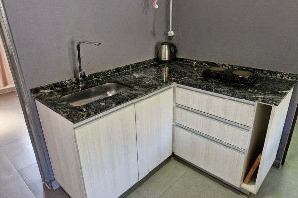 DEPARTAMENTO EN AV. CARCANO. UN DORMITORIO. COCHERA