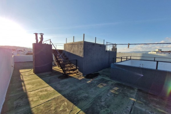 DEPARTAMENTO CENTRICO - UN DORMITORIO CON BALCON-PISCINA-COCHERA