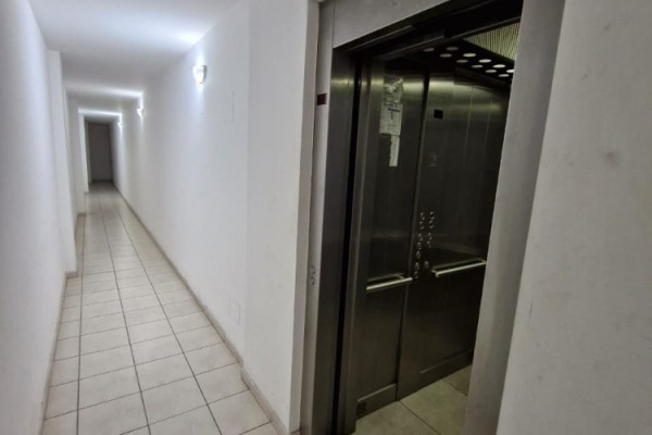 DEPARTAMENTO CENTRICO - UN DORMITORIO CON BALCON-PISCINA-COCHERA