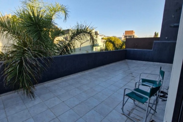 DEPARTAMENTO CENTRICO - UN DORMITORIO CON BALCON-PISCINA-COCHERA