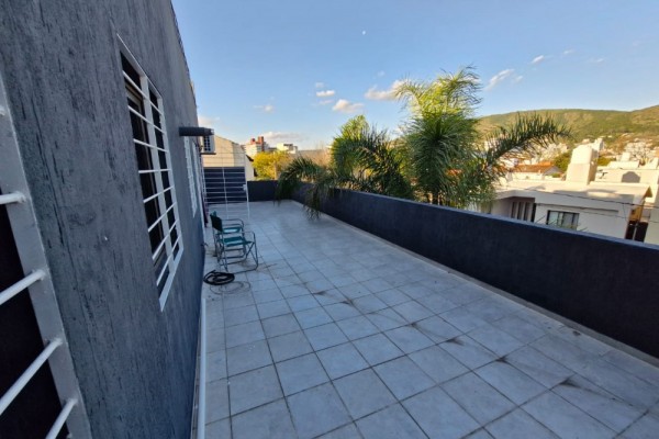 DEPARTAMENTO CENTRICO - UN DORMITORIO CON BALCON-PISCINA-COCHERA
