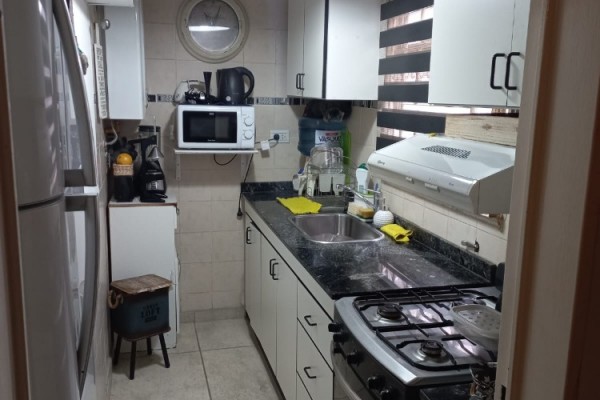 DEPARTAMENTO CENTRICO. UN DORMITORIO. PATIO Y PISCINA PROPIOS