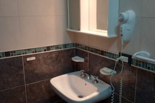 DEPARTAMENTO DE CATEGORIA EN COMPLEJO. PISCINA. QUINCHO. COCHERAS