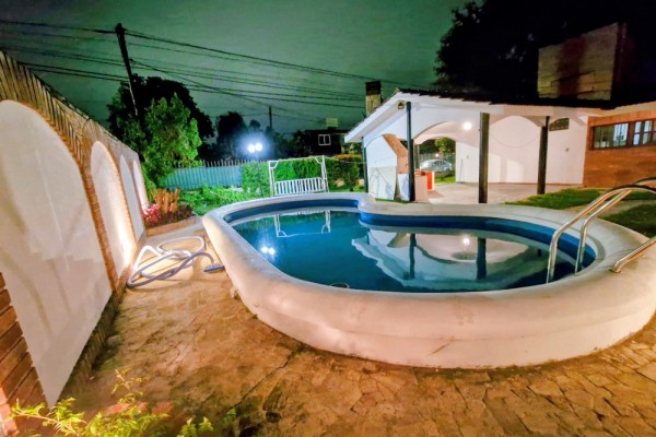 CASA PARA 8 PERSONAS CON PARQUE-QUINCHO-PILETA