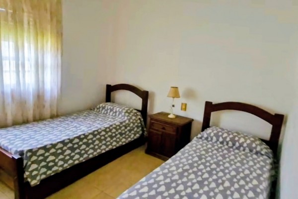 CASA PARA 8 PERSONAS CON PARQUE-QUINCHO-PILETA