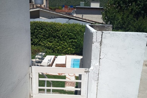 CASA PARA 4/5 PERSONAS CON PILETA 