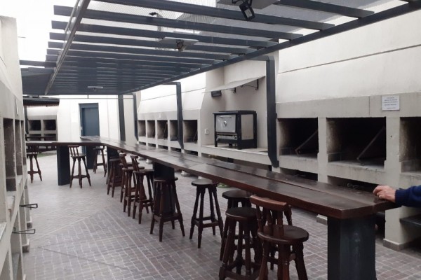 DEPARTAMENTO CENTRICO PARA 5 CON PILETA