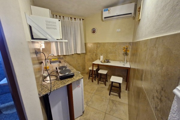 DEPARTAMENTO FRENTE AL LAGO CON PATIO. ASADOR. COCHERA