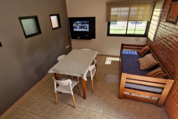 DUPLEX 1 DORMITORIO A METROS DEL RIO. COCHERA. TERRAZA. PARRILLA