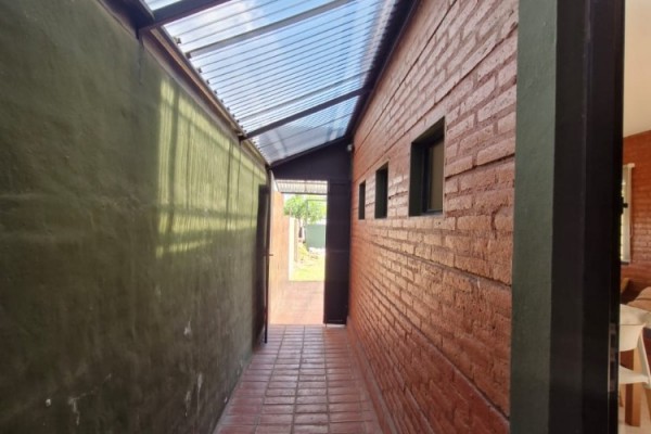 DUPLEX 1 DORMITORIO A METROS DEL RIO. COCHERA. TERRAZA. PARRILLA