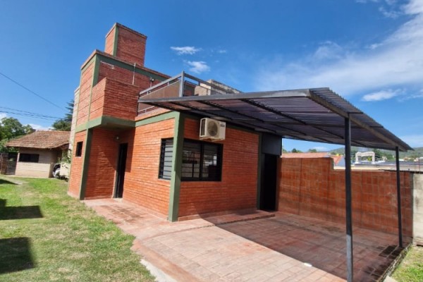 DUPLEX 1 DORMITORIO A METROS DEL RIO. COCHERA. TERRAZA. PARRILLA