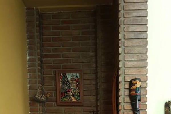 CASA PARA 10/12 PERSONAS - CENTRICA - 5 DORMITORIOS - PILETA CERRADA - QUINCHO - EQUIPAMIENTO FULL