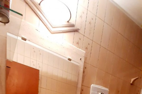 CASA PARA 10/12 PERSONAS - CENTRICA - 5 DORMITORIOS - PILETA CERRADA - QUINCHO - EQUIPAMIENTO FULL
