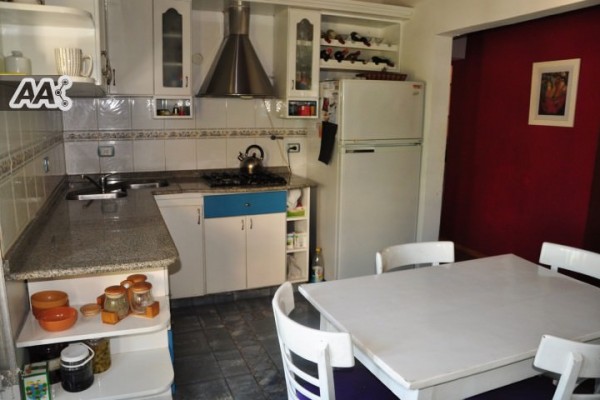 CASA PARA 8/10 PERSONAS - CENTRICA - 3/4 DORMITORIOS - PILETA - GALERIA - PARRILLA - EQUIPAMIENTO FULL