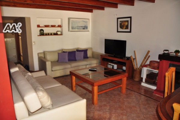 CASA PARA 8/10 PERSONAS - CENTRICA - 3/4 DORMITORIOS - PILETA - GALERIA - PARRILLA - EQUIPAMIENTO FULL