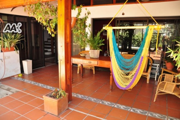CASA PARA 8/10 PERSONAS - CENTRICA - 3/4 DORMITORIOS - PILETA - GALERIA - PARRILLA - EQUIPAMIENTO FULL