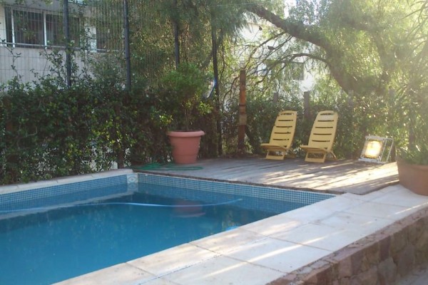 CASA PARA 8/10 PERSONAS - CENTRICA - 3/4 DORMITORIOS - PILETA - GALERIA - PARRILLA - EQUIPAMIENTO FULL