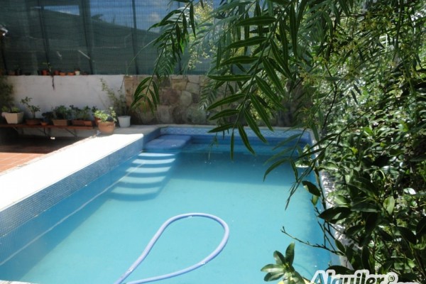 CASA PARA 8/10 PERSONAS - CENTRICA - 3/4 DORMITORIOS - PILETA - GALERIA - PARRILLA - EQUIPAMIENTO FULL
