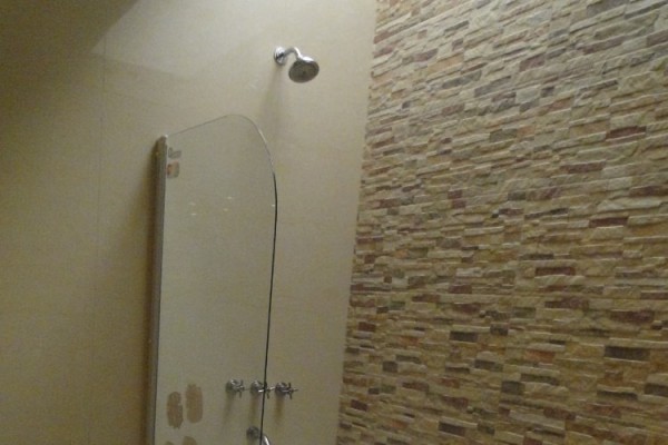 CASA PARA 8/10 PERSONAS - CENTRICA - 3/4 DORMITORIOS - PILETA - GALERIA - PARRILLA - EQUIPAMIENTO FULL