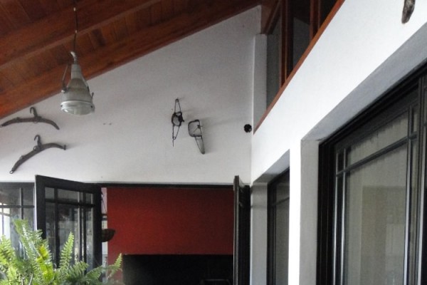 CASA PARA 8/10 PERSONAS - CENTRICA - 3/4 DORMITORIOS - PILETA - GALERIA - PARRILLA - EQUIPAMIENTO FULL