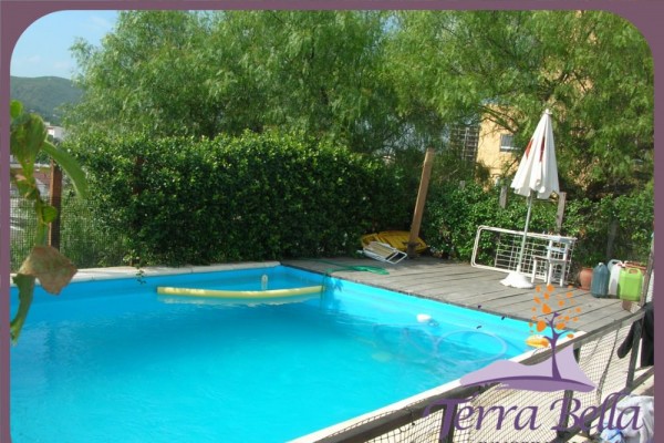 CASA PARA 8/10 PERSONAS - CENTRICA - 3/4 DORMITORIOS - PILETA - GALERIA - PARRILLA - EQUIPAMIENTO FULL