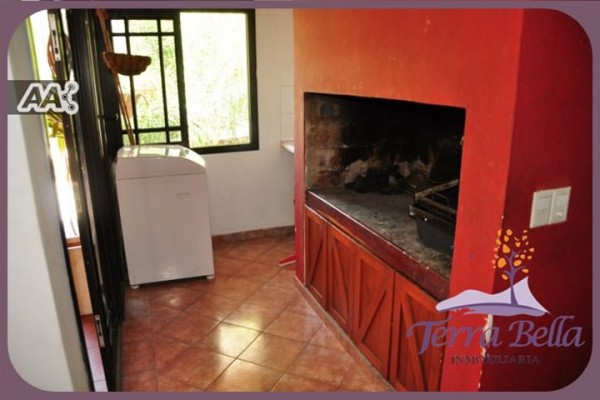 CASA PARA 8/10 PERSONAS - CENTRICA - 3/4 DORMITORIOS - PILETA - GALERIA - PARRILLA - EQUIPAMIENTO FULL