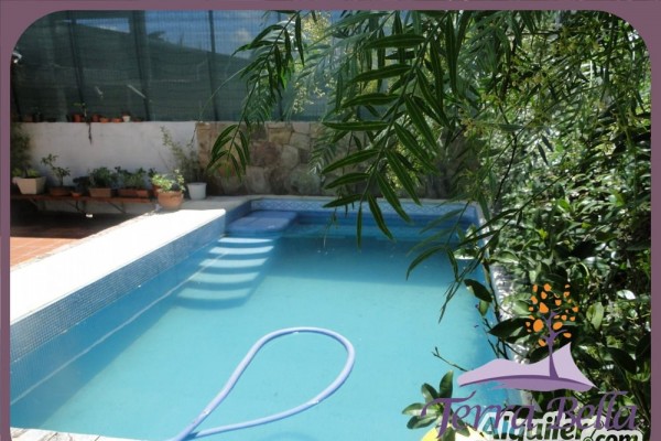 CASA PARA 8/10 PERSONAS - CENTRICA - 3/4 DORMITORIOS - PILETA - GALERIA - PARRILLA - EQUIPAMIENTO FULL