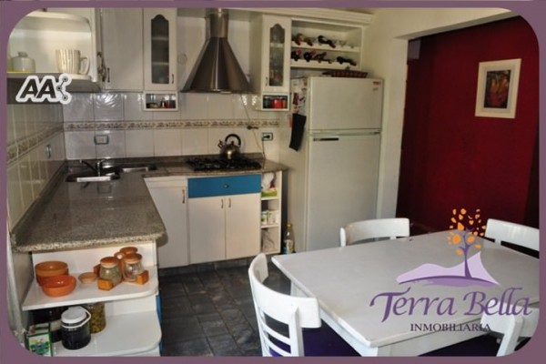 CASA PARA 8/10 PERSONAS - CENTRICA - 3/4 DORMITORIOS - PILETA - GALERIA - PARRILLA - EQUIPAMIENTO FULL