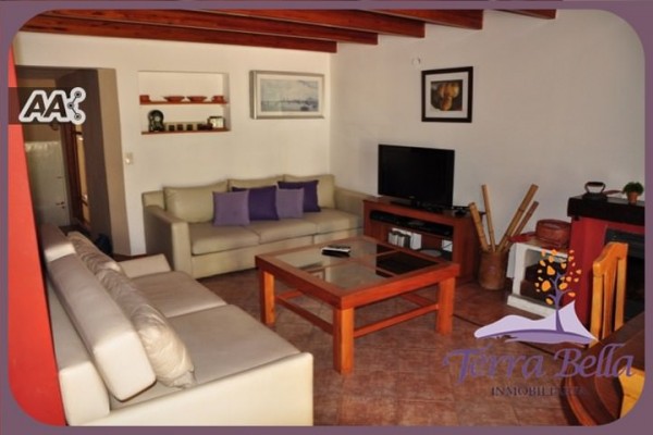 CASA PARA 8/10 PERSONAS - CENTRICA - 3/4 DORMITORIOS - PILETA - GALERIA - PARRILLA - EQUIPAMIENTO FULL
