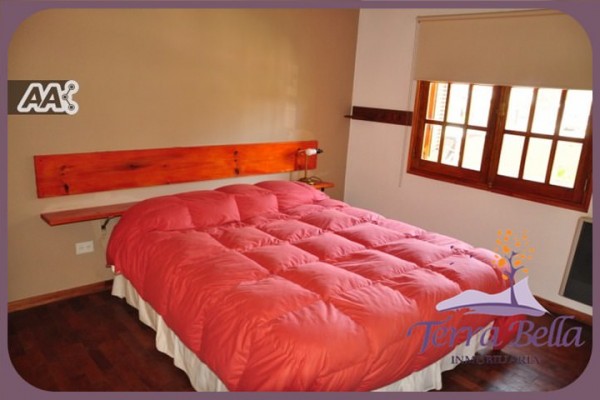 CASA PARA 8/10 PERSONAS - CENTRICA - 3/4 DORMITORIOS - PILETA - GALERIA - PARRILLA - EQUIPAMIENTO FULL
