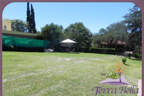 CASA PARA 6 PERSONAS CON PILETA USO EXCLUSIVO-QUINCHO-PATIO
