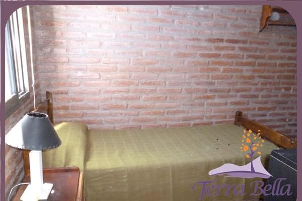 CASA PARA 6 PERSONAS CON PILETA USO EXCLUSIVO-QUINCHO-PATIO