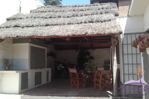 cASA PARA 6 PERSONAS FRENTE AL LAGO! PARQUE - PILETA- VISTA INCREIBLE