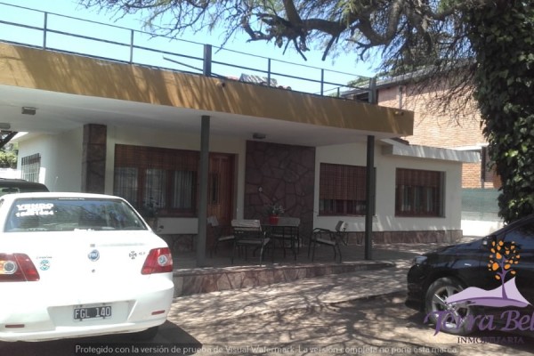 cASA PARA 6 PERSONAS FRENTE AL LAGO! PARQUE - PILETA- VISTA INCREIBLE