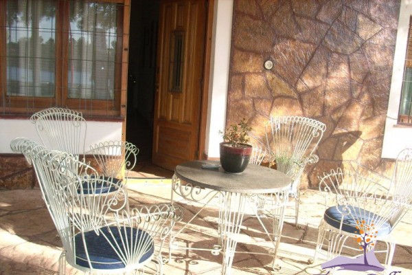 cASA PARA 6 PERSONAS FRENTE AL LAGO! PARQUE - PILETA- VISTA INCREIBLE