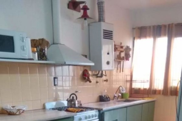 CHALET PARA 8/10 PERSONAS CON GRAN PARQUE, PISCINA Y QUINCHO