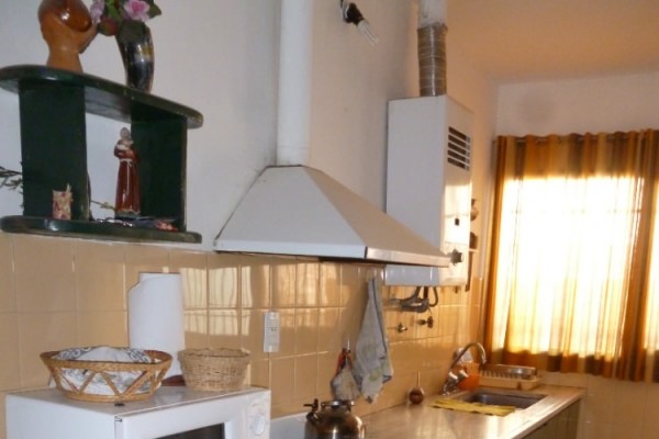 CHALET PARA 8/10 PERSONAS CON GRAN PARQUE, PISCINA Y QUINCHO