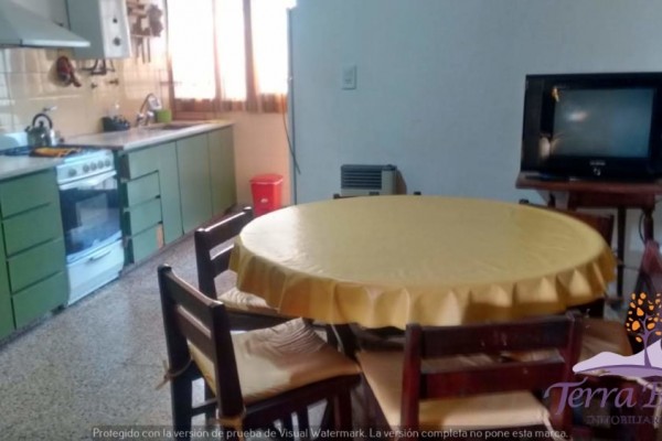CHALET PARA 8/10 PERSONAS CON GRAN PARQUE, PISCINA Y QUINCHO